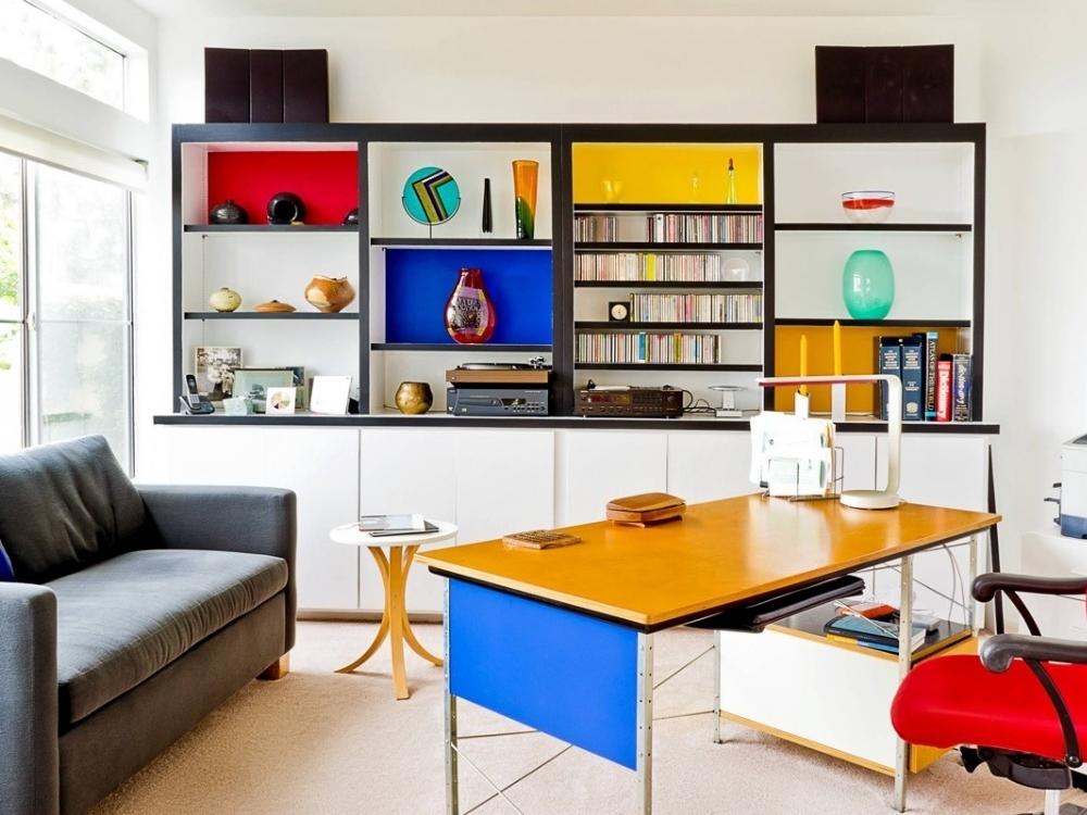 Không gian nội thất phong cách De Stijl với đường nét thẳng tối giản và màu nguyên thủy