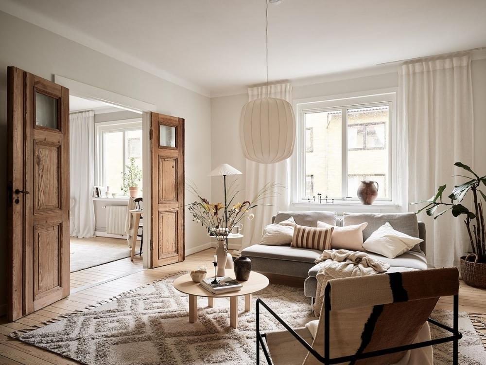 Không gian tiếp khách mang hơi hướng giao thoa văn hóa, kết hợp tinh tế giữa hiện đại châu Âu và nét Á Đông