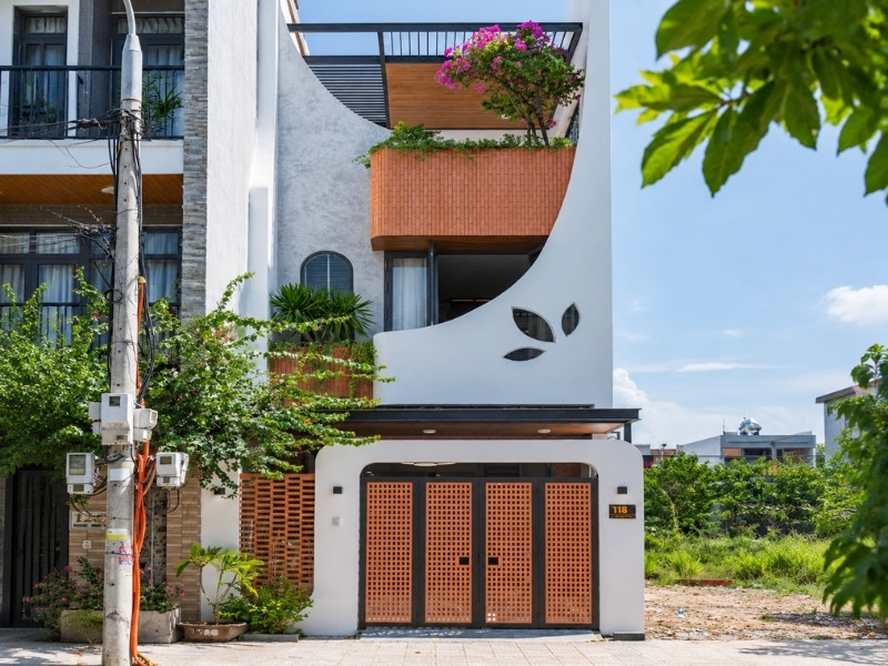 Mặt tiền nhà phố 2 tầng 1 tum hiện đại