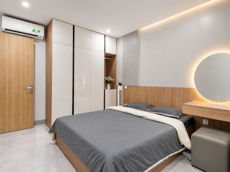Mẫu phòng ngủ nhà phố 2 tầng 80m2 tiện nghi với tủ quần áo kịch trần