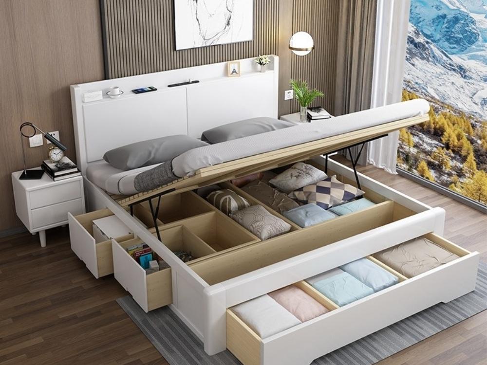 Phòng ngủ chung cư 43m2 với giường tích hợp ngăn kéo, tủ quần áo âm tường và ánh sáng tự nhiên tạo không gian thư giãn.