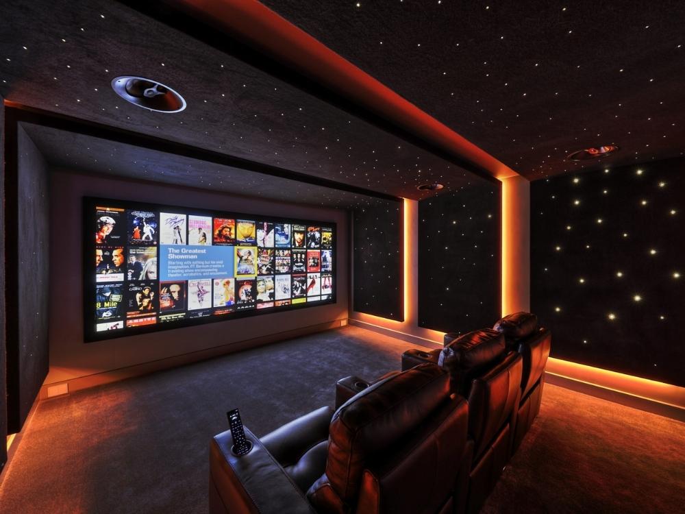 Phòng khách chung cư 140m2 với rạp chiếu phim hiện đại