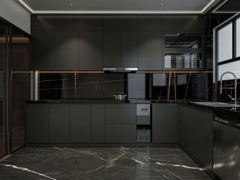 Thiết kế nội thất chung cư 105m2 phong cách Luxury với bếp đen và đá vân