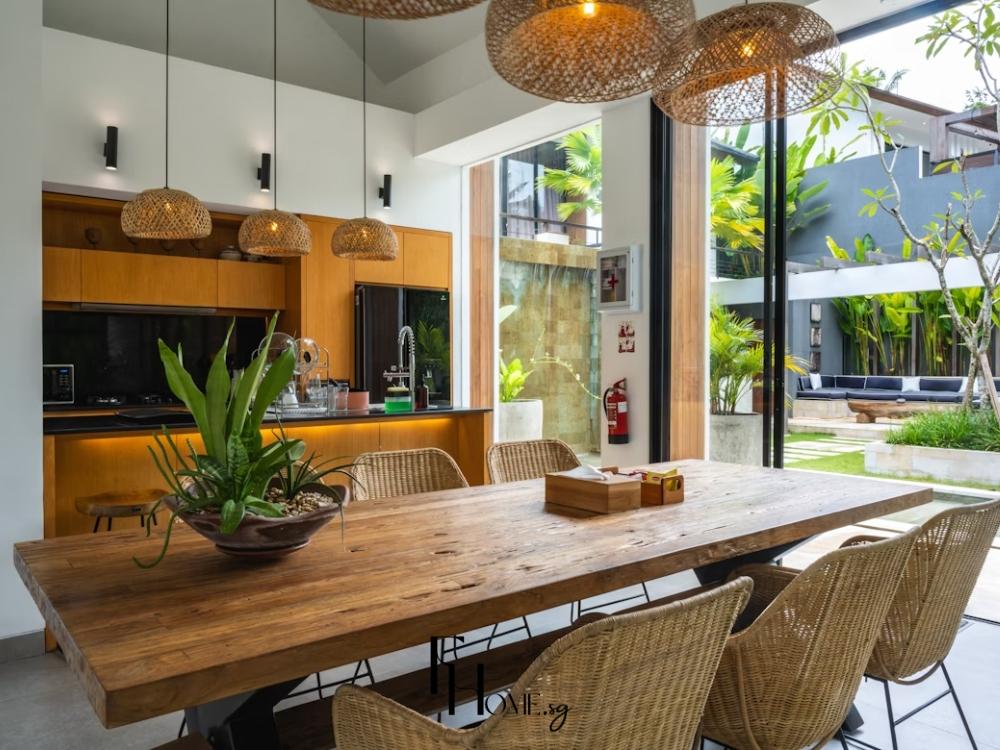 Thiết kế nội thất phòng bếp biệt thự hiện đại tối ưu tiện nghi và an toàn, kết hợp bố cục tinh tế