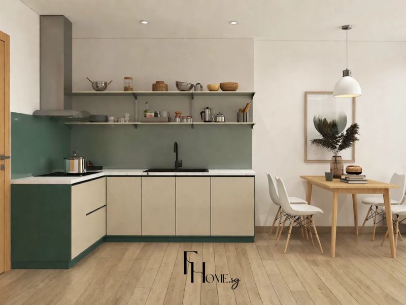 Thiết kế nội thất phòng bếp chung cư 65m2 phong cách Scandinavian tủ bếp kem viền xanh lá kệ mở kim loại và bàn ăn gỗ sáng
