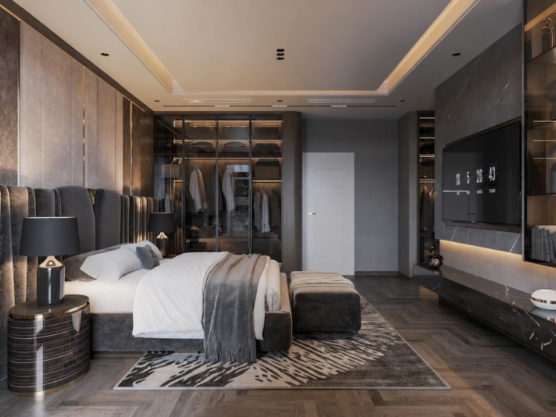 Thiết kế nội thất chung cư 105m2 phong cách Luxury với giường bọc nệm và tủ kính