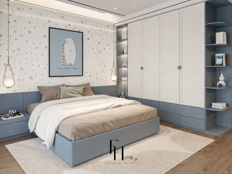 Phòng ngủ chung cư 68m2 giấy dán tường ngôi sao, giường và tủ tông xanh xám kịch trần và đèn thả bóng tròn vàng đồng