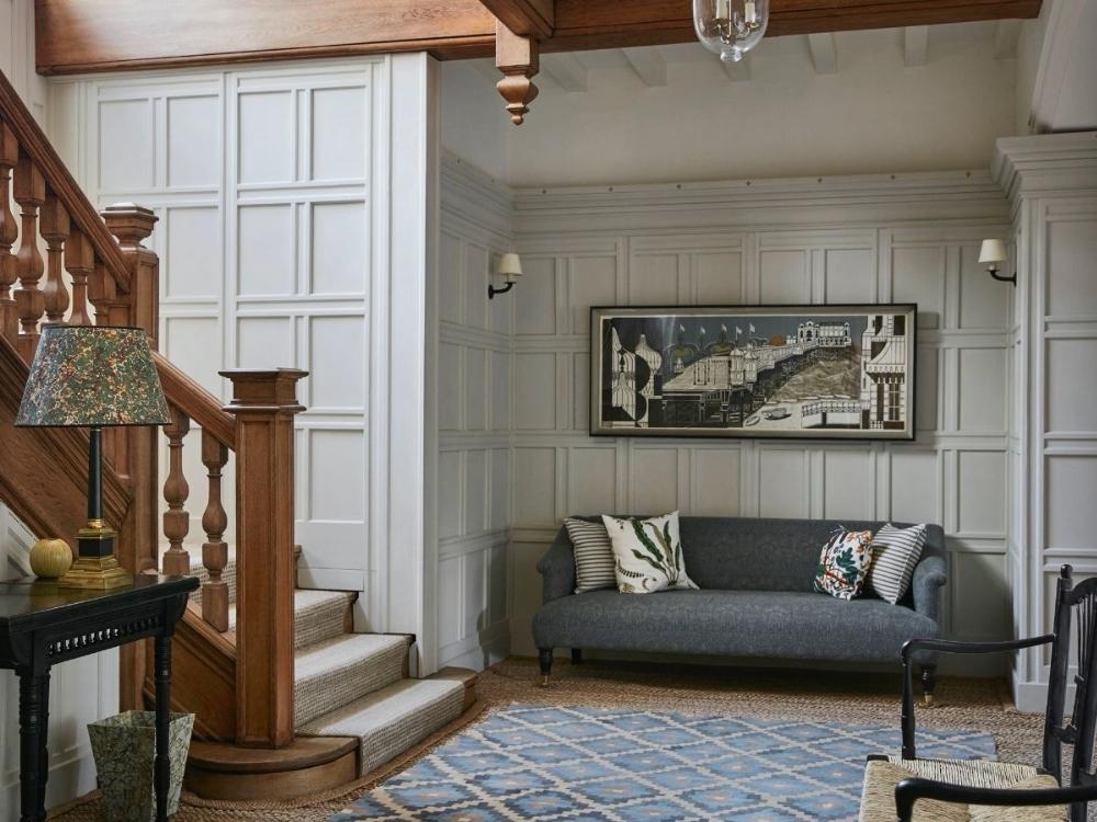 Thiết kế phòng phong cách Art & Crafts mang đậm dấu ấn thủ công truyền thống, chú trọng chi tiết và vật liệu tự nhiên