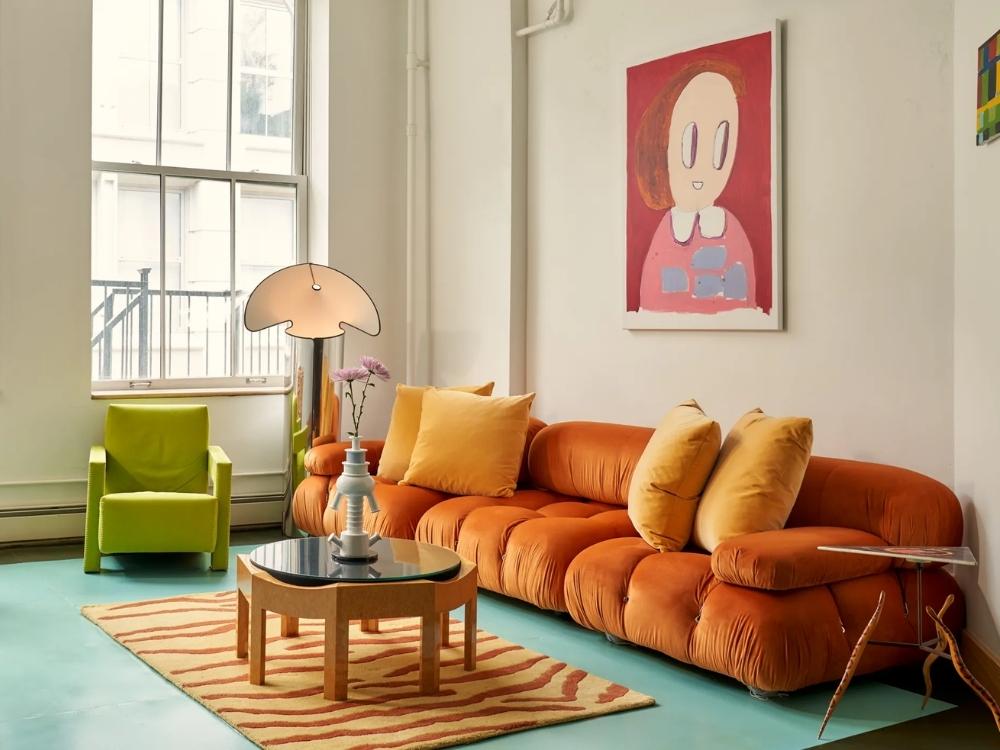 Thiết kế phòng phong cách Funky lấy cảm hứng từ văn hóa pop 60–70s, kết hợp màu sắc nổi bật và trang trí táo bạo