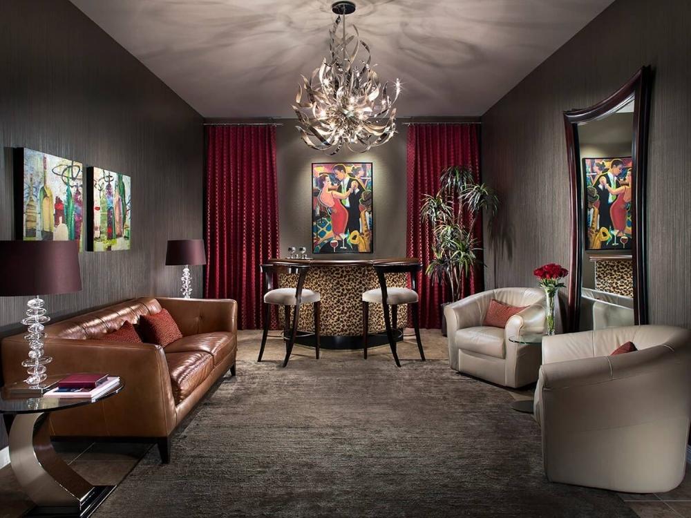 Thiết kế phòng phong cách Hollywood kết hợp ánh sáng lung linh, vật liệu quý và bố cục quyến rũ, tạo không gian sang trọng