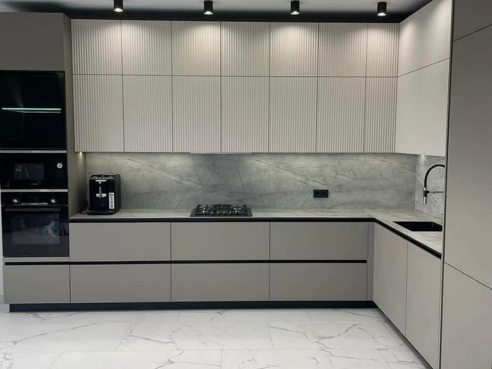 Tủ bếp sử dụng kệ góc liên hoàn hệ ray kéo góc để tối ưu hóa không gian góc chết