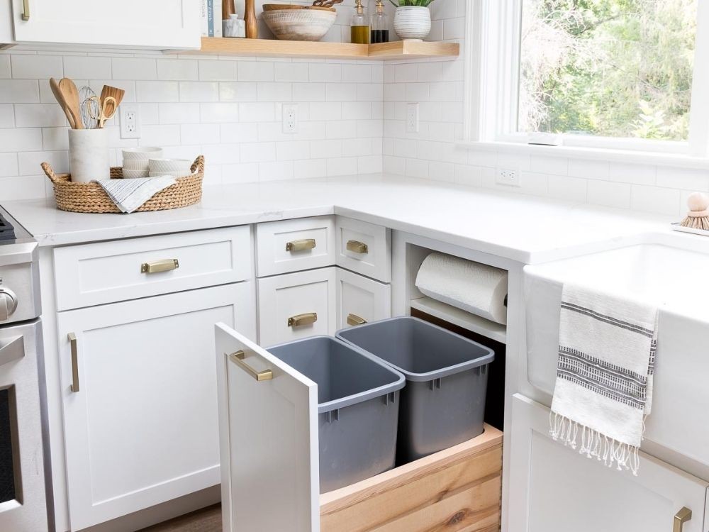 Dụng cụ được để đúng vị trí làm cho căn bếp thêm ngăn nắp và dễ sử dụng