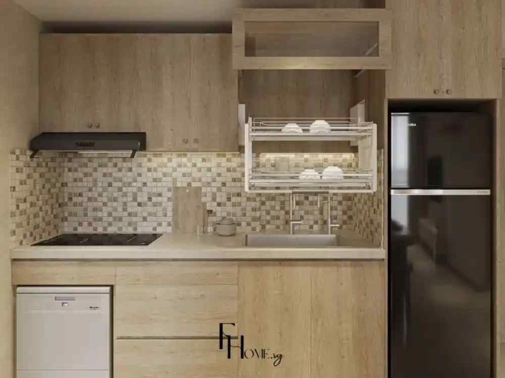 Gian bếp nhỏ gọn với tủ gỗ sáng màu, thiết bị hiện đại và kệ úp chén nâng hạ phía trên bồn rửa.