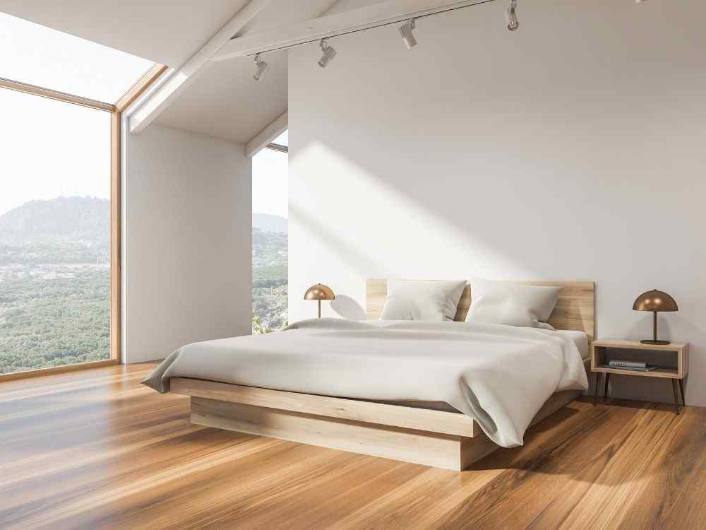 Không gian ngủ tối giản phong cách Japandi, sàn gỗ sáng bóng, giường gỗ tự nhiên