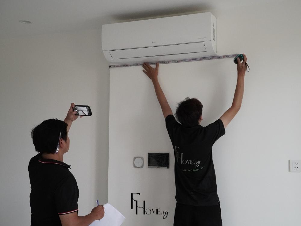 FHome.sg cùng gia chủ thực hiện nghiệm thu kỹ lưỡng chất lượng toàn bộ công trình