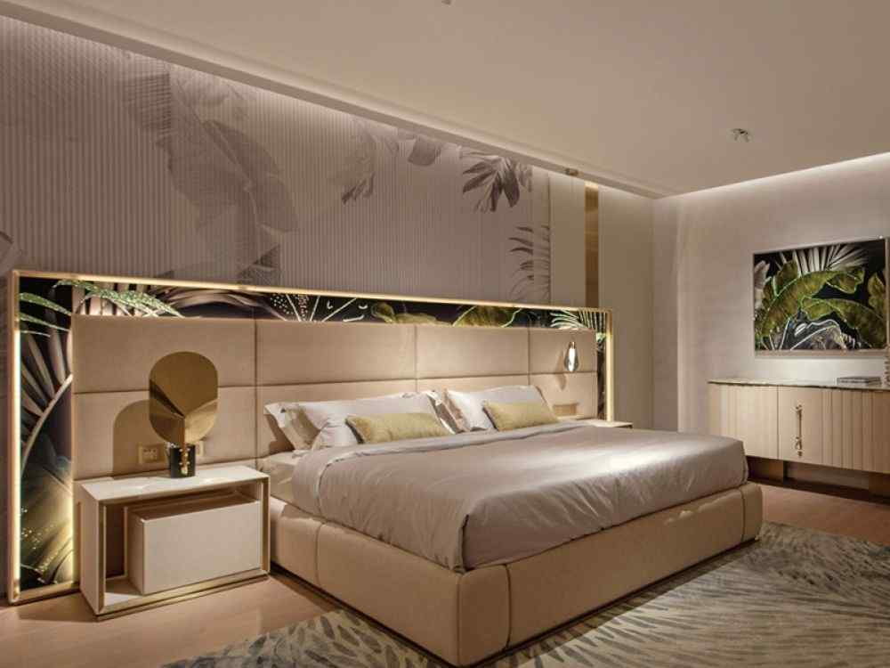 Nội thất kim loại bắt mắt tạo sự sang trọng, quý phái