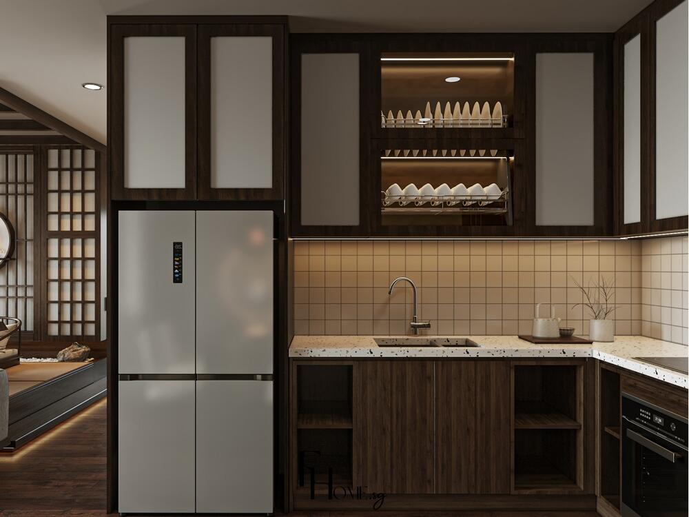 Phòng bếp phong cách Nhật Bản với tông gỗ đậm, tủ kính mờ và kệ chén bát mở