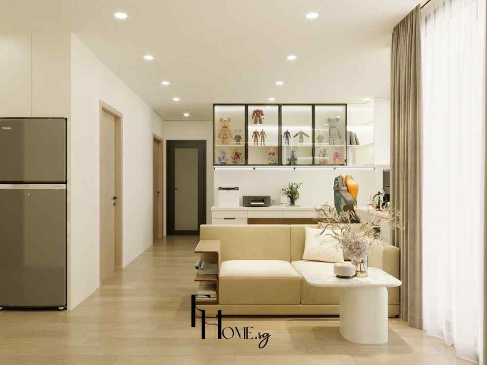 Phòng khách căn hộ sáng với sofa be, bàn trà đá trắng và tủ trưng bày mô hình