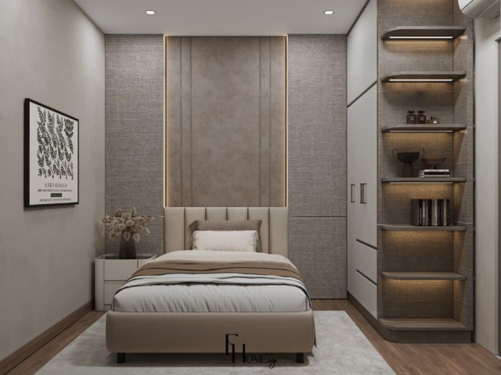 Phòng ngủ căn hộ 50m2 được thiết kế với giường đơn giữa phòng, tủ quần áo cao và kệ trang trí mở có đèn hắt sáng