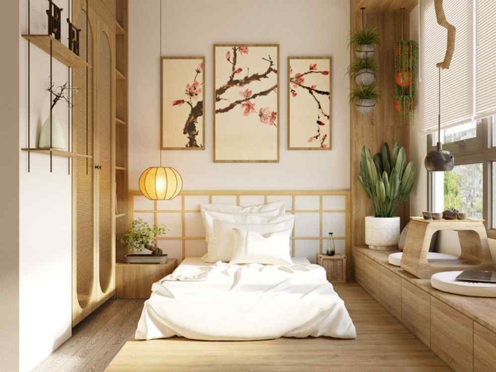 Phòng ngủ phong cách Wabi Sabi, tông gỗ sáng, tranh treo nhẹ nhàng, cây xanh trang trí