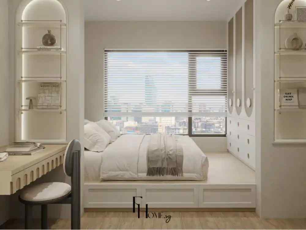 Phòng ngủ phong cách Wabi Sabi với tông trắng be, giường gỗ thấp liền sàn, bàn làm việc nhỏ, kệ trang trí âm tường