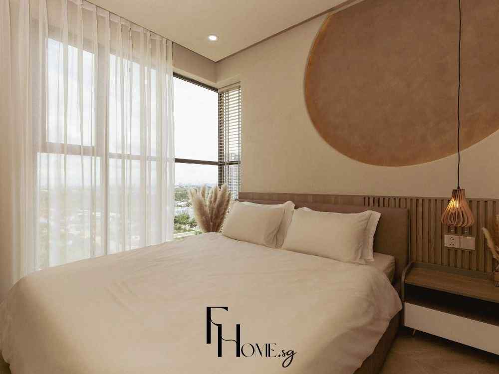 Thiết kế Wabi Sabi ấm áp, bàn đầu giường gỗ tự nhiên kết hợp đèn treo