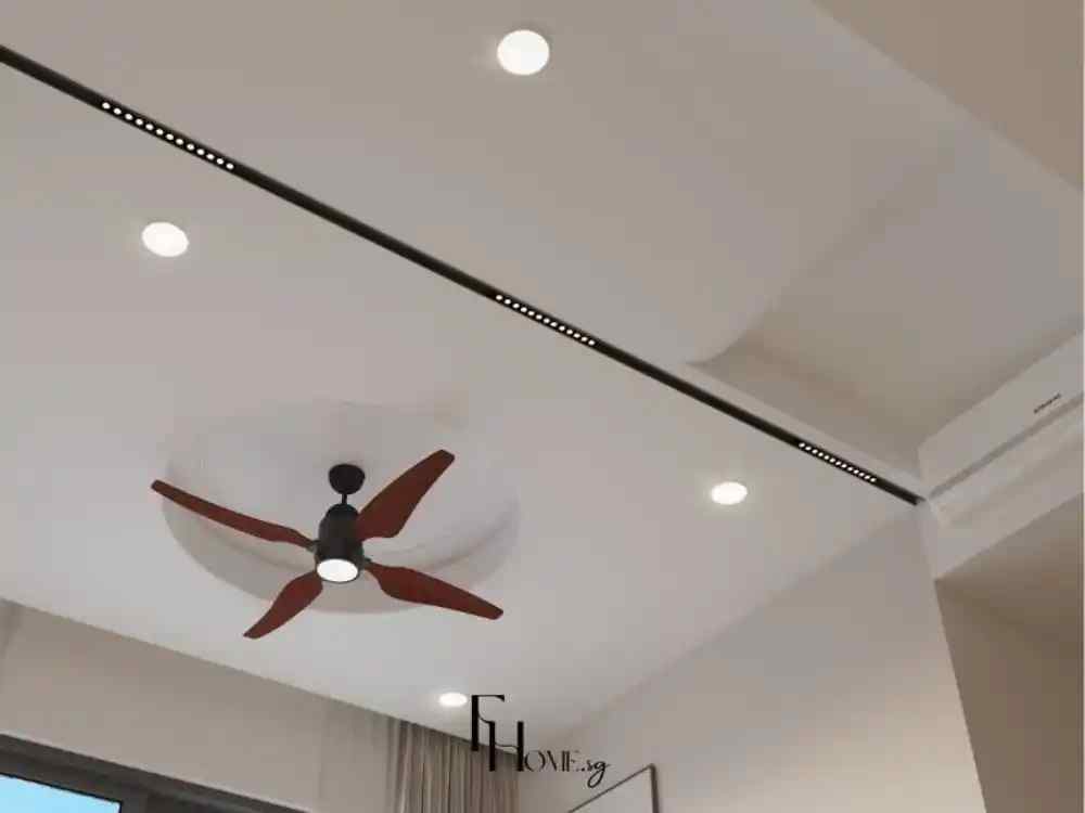 Trần nhà hiện đại với quạt trần ba cánh gỗ kết hợp đèn chiếu sáng âm trần và dải đèn rọi đen