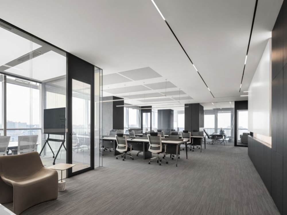 Thiết kế áp dụng triết lý tối giản kết hợp phong cách hiện đại, tạo Coworking Space vừa tiện nghi vừa thẩm mỹ