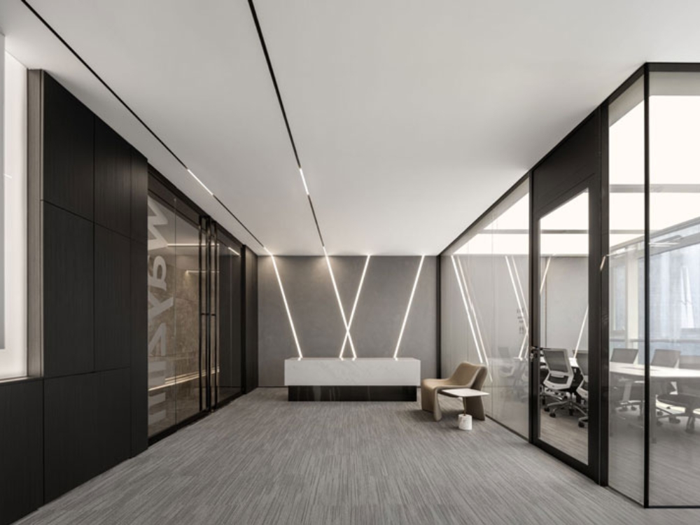 Thiết kế lễ tân kết hợp thẩm mỹ và công năng, thể hiện sự chu đáo và chuyên nghiệp của doanh nghiệp