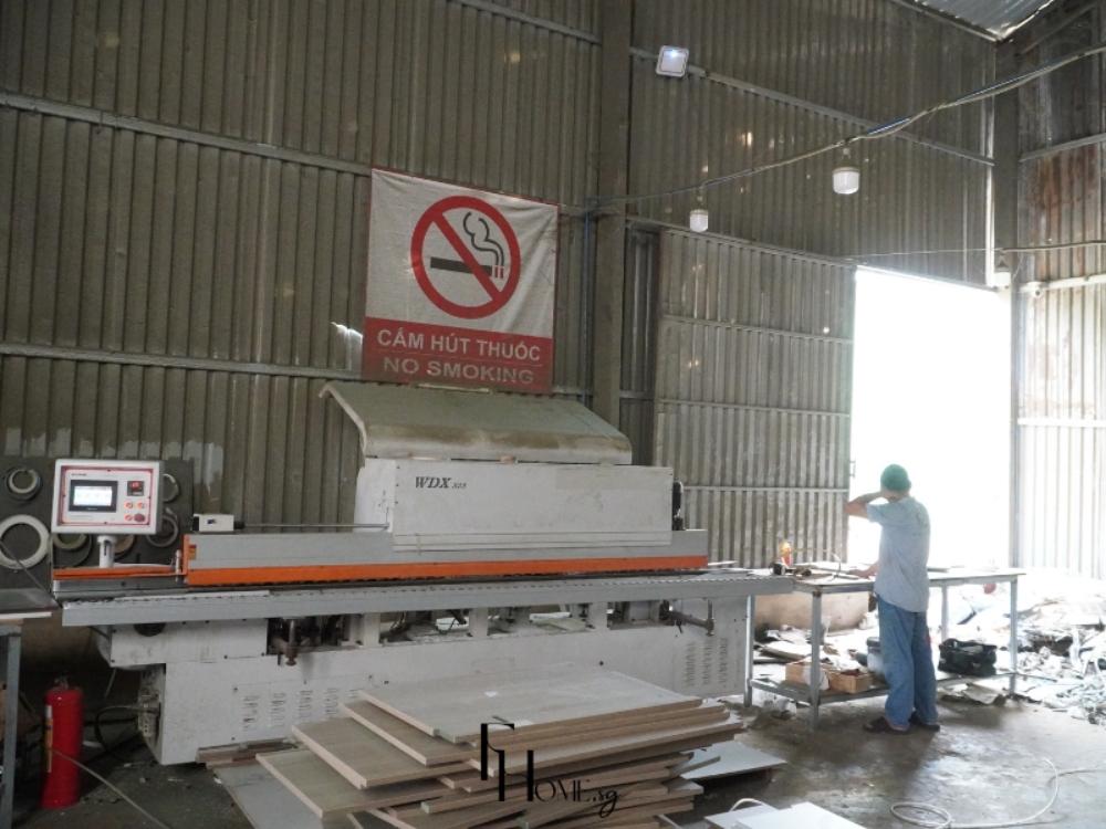 Thợ FHome thi công đạt chuẩn xuất khẩu An Cường, đảm bảo độ chính xác và chất lượng hoàn thiện cao cấp cho từng chi tiết