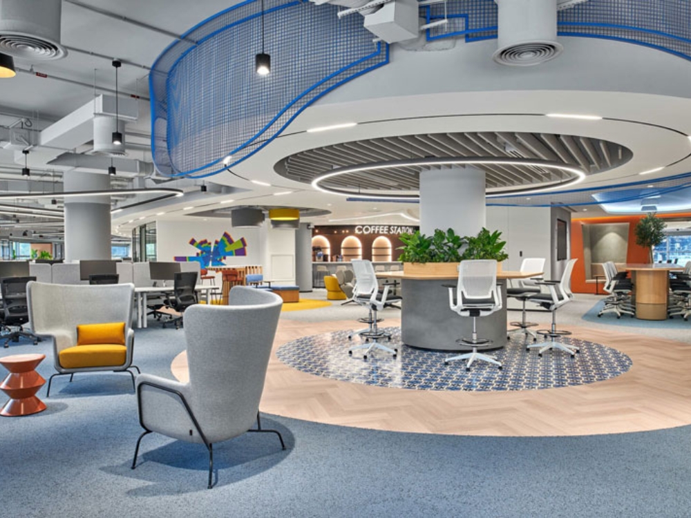 Văn phòng phong cách Luxury với nội thất cao cấp và thiết kế tinh xảo, thể hiện sự sang trọng và quyền uy