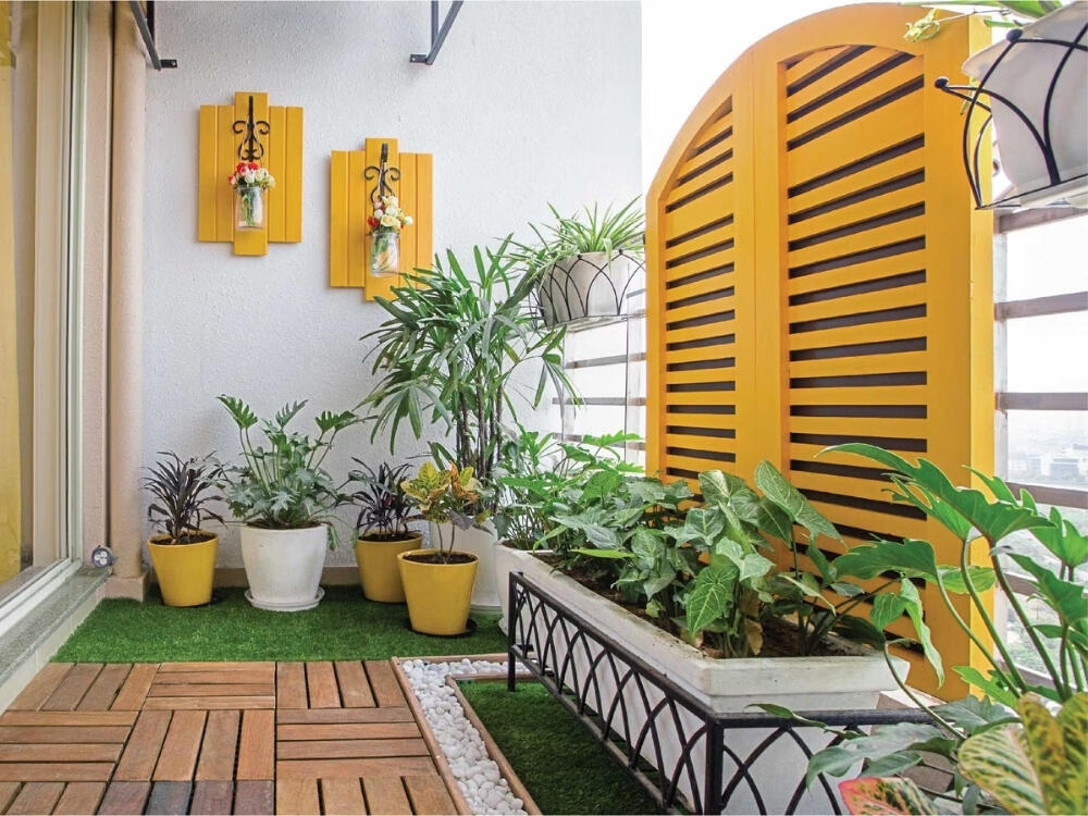 Ban công tiện lợi với thùng trồng thông minh và hệ tưới tự động mini