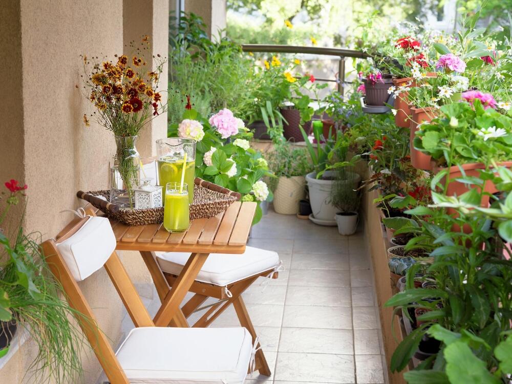 Ban công xanh mang lại không gian thư giãn và gần gũi với thiên nhiên