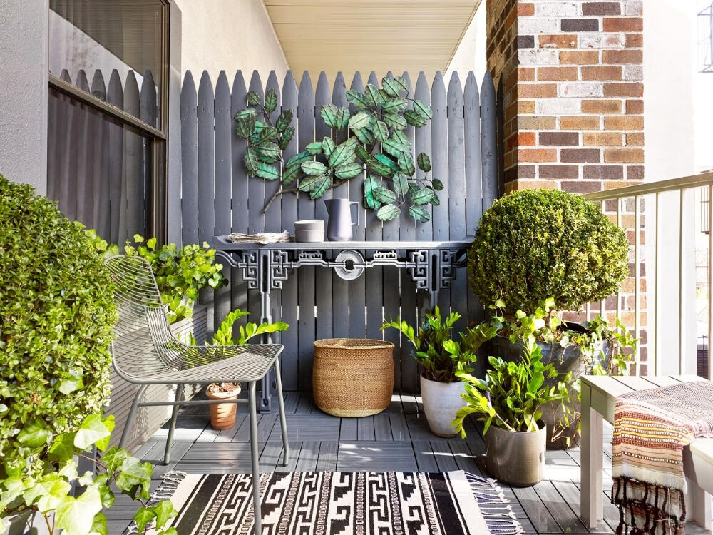 Ban công xanh mát với giàn trồng đứng tiết kiệm diện tích