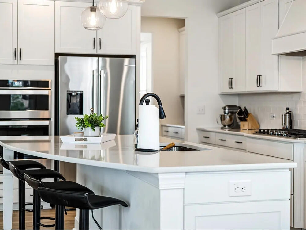 Bàn đảo hiện đại yêu cầu hệ thống kỹ thuật đồng bộ cho không gian rộng rãi