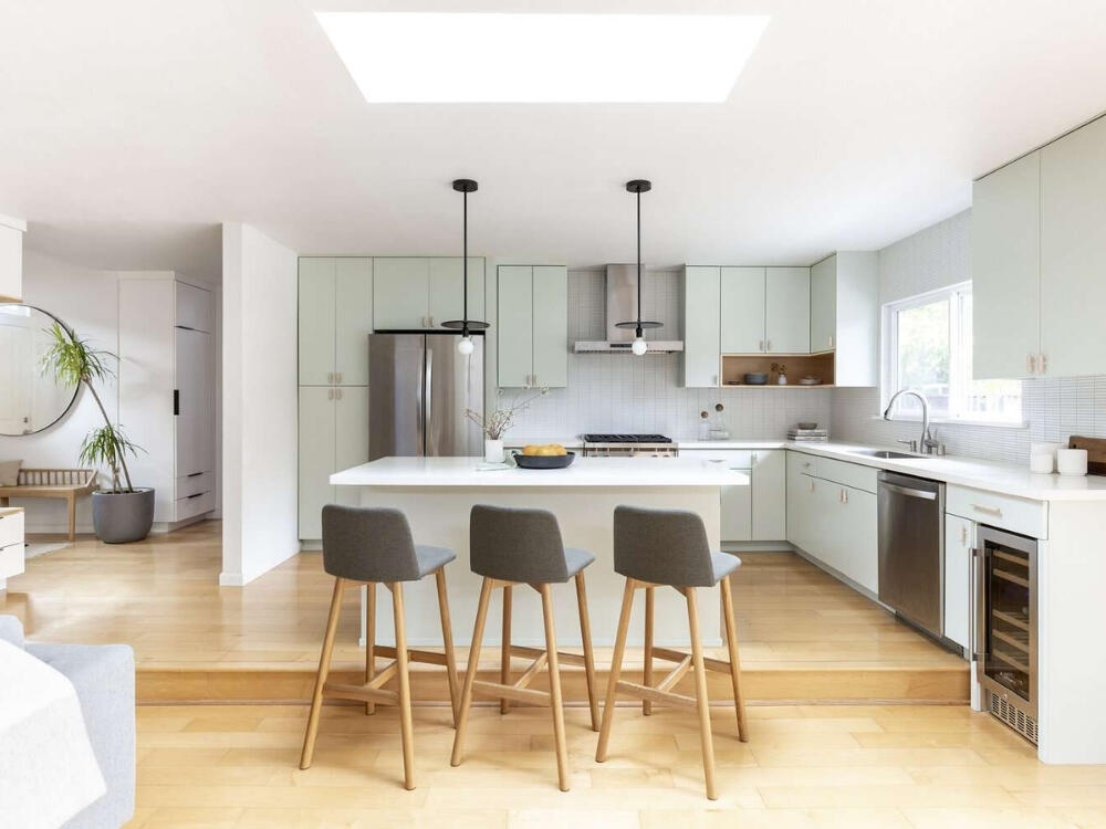 Đảo bếp đa năng kết hợp bàn ăn và lưu trữ tiện lợi