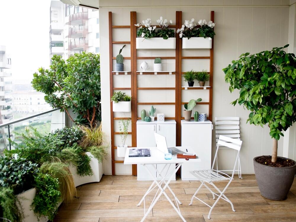 Hệ thống thoát nước ban công cần được thiết kế đúng kỹ thuật để tránh đọng nước và thấm dột