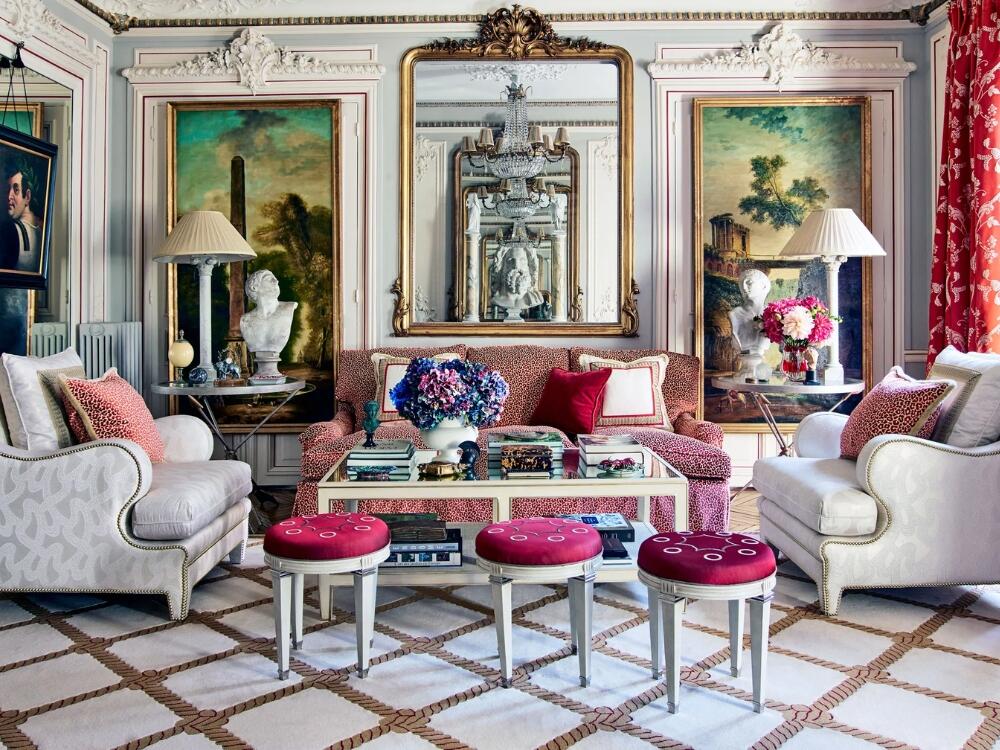 Không gian nội thất Classic nổi bật với vật liệu cao cấp và hoa văn cầu kỳ tinh tế