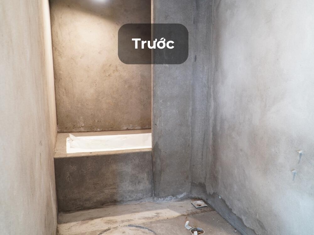 Khu vực vệ sinh trước khi cải tạo còn thiếu sạch sẽ và chưa đảm bảo tiện dụng