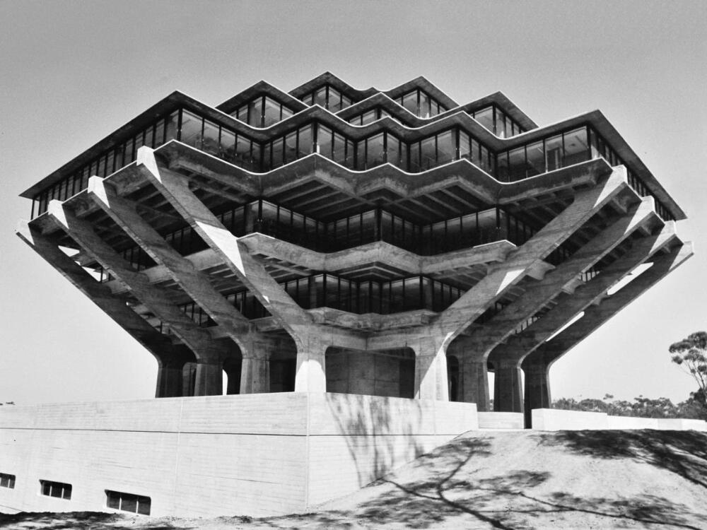Kiến trúc Brutalism nổi bật với khối bê tông thô mạnh mẽ thể hiện tinh thần trung thực của vật liệu