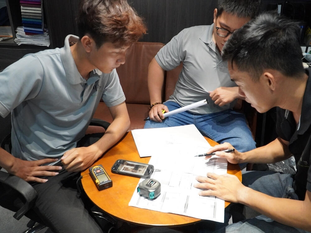 Kiến trúc sư FHome.sg tận tâm giám sát thiết kế giúp không gian văn phòng đạt chuẩn chuyên nghiệp