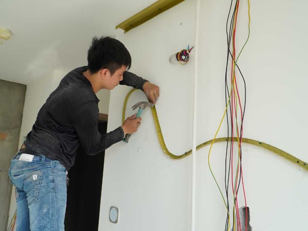 Kỹ thuật viên chuyên nghiệp tuân thủ quy trình chuẩn hóa mang lại công trình hoàn thiện chỉn chu