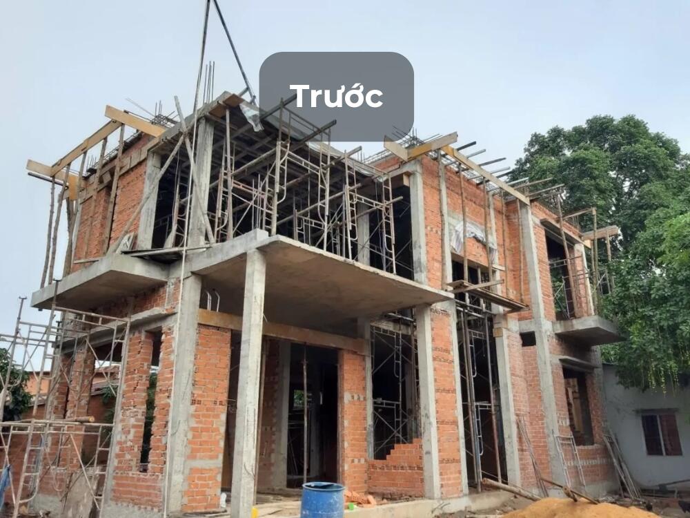Mặt tiền trước khi cải tạo đã xuống cấp và làm giảm thẩm mỹ tổng thể của ngôi nhà