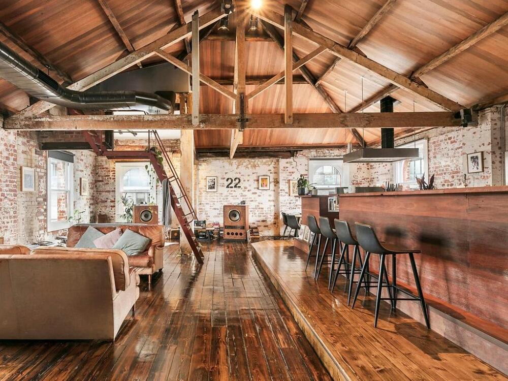 Phong cách Urban lấy cảm hứng từ không gian công nghiệp mang vẻ đẹp thô mộc và hiện đại