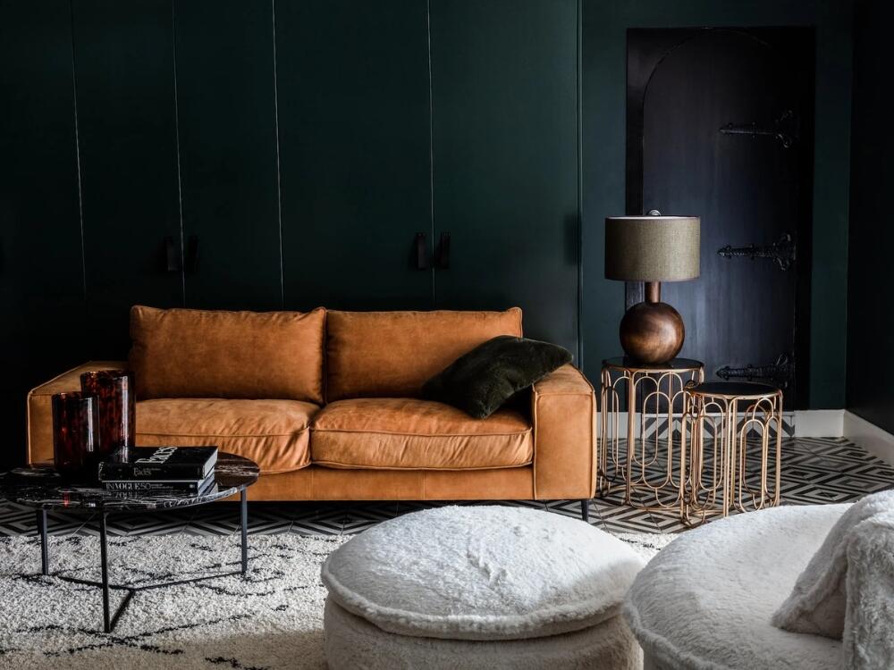 Phòng khách Urban tối giản với đường nét gọn gàng và không gian mở mang lại cảm giác thoáng đãng