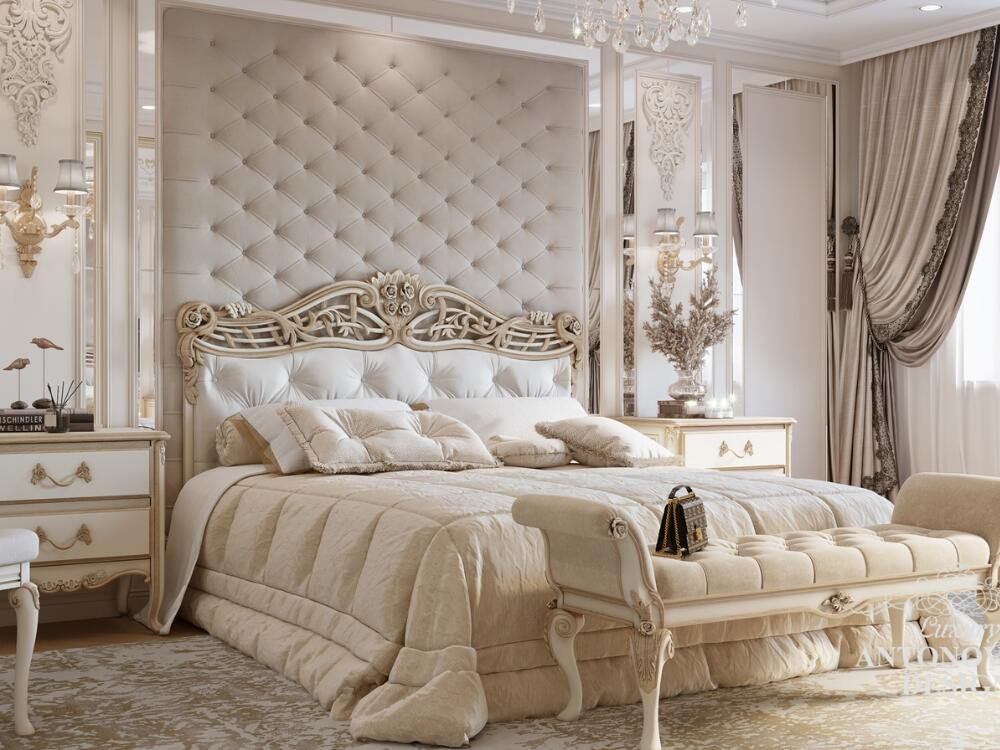 Phòng ngủ Classic sang trọng với cách sắp xếp đối xứng mang lại vẻ đẹp cân đối và uy nghiêm