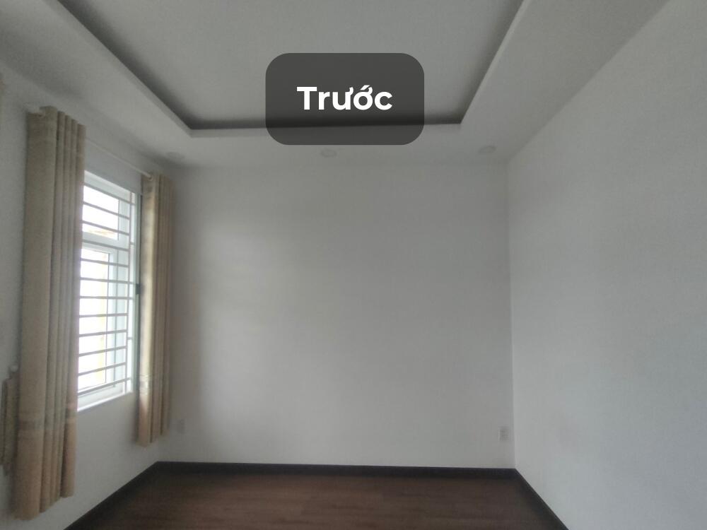 Phòng ngủ trước khi cải tạo xuống cấp thấm dột và không còn đảm bảo an toàn