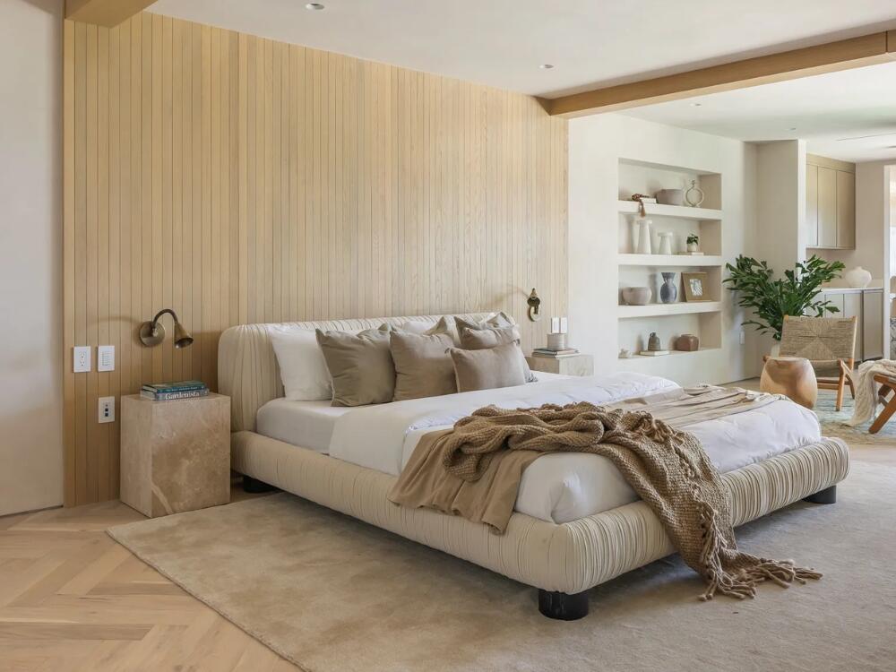 Phòng ngủ Urban hiện đại với nội thất tích hợp lưu trữ thông minh mang lại sự gọn gàng tiện dụng