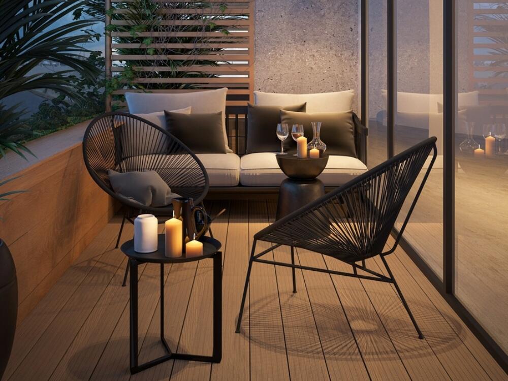 Sàn gỗ mang lại vẻ đẹp ấm cúng và sang trọng cho không gian ban công