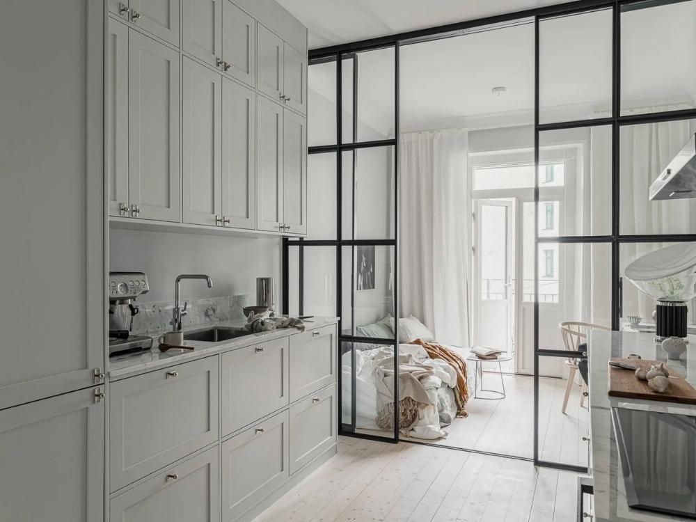 Vách ngăn linh hoạt với hệ cửa lùa nhôm kính phù hợp không gian cao cấp